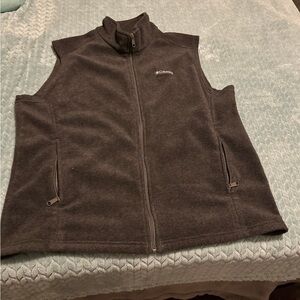 Men’s Columbia fleece vest